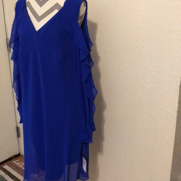 Dress - Picture 2 of 5